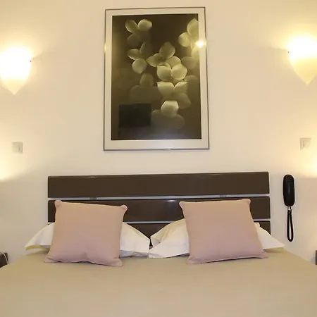 里维拉酒店 酒店 2*