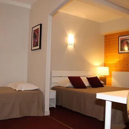 里维拉酒店 酒店 卡斯特尔