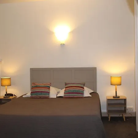 Отель Riviere Кастр