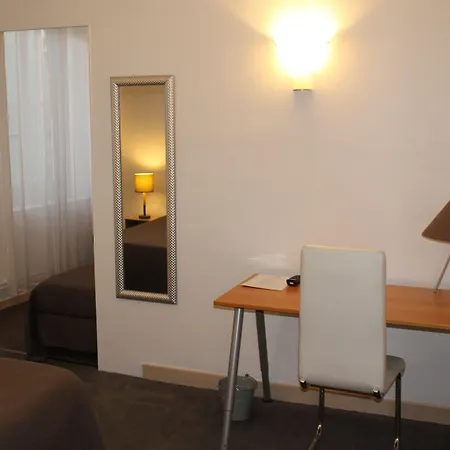 Hotel Riviere 2*
