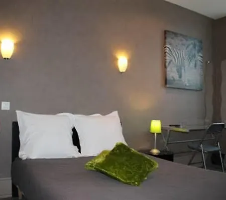 Riviere 2* קסטרה