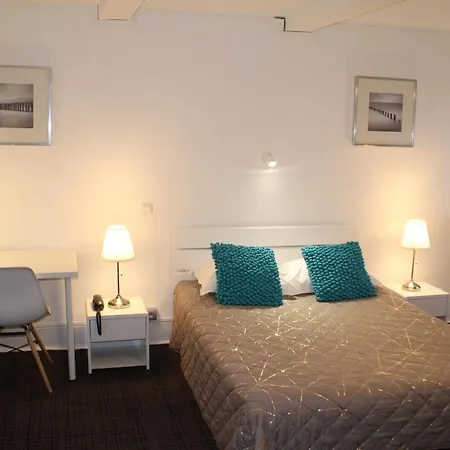 Riviere 2* קסטרה