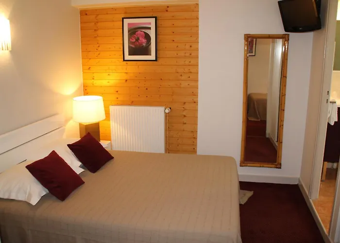 Riviere Отель Кастр